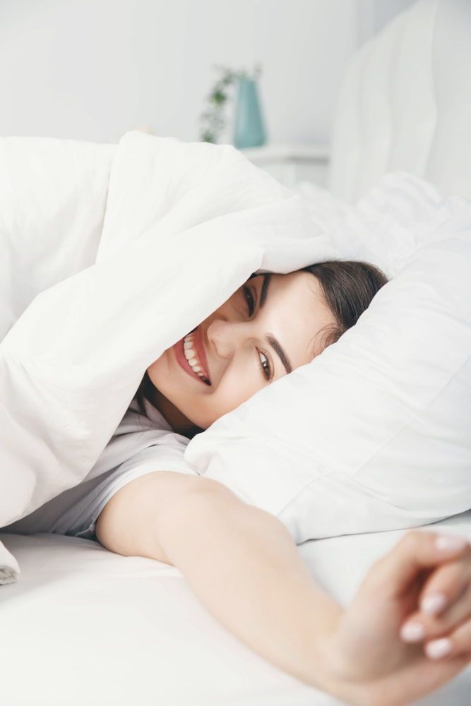 Ngủ sớm, ngủ sâu giúp cân bằng nội tiết và giảm mụn nội tiết